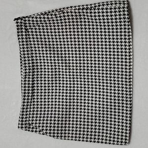 FOREVER 21 Printed Mini skirt L NWOT❤ black/white